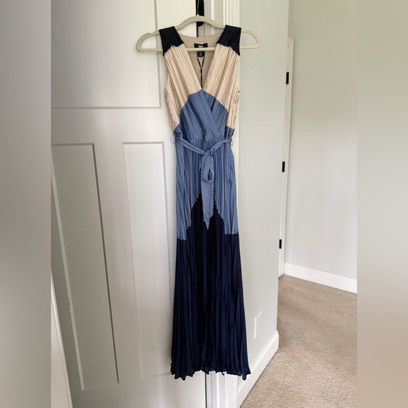 NWT DKNY Blue Cream Maxi Dress Sleeveless pleated colorblock - Picture 2 of 6
